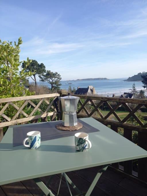 Studio Vue Mer - Plage De Trestraou Perros-Guirec Exterior photo